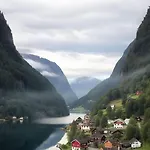 Central, Lovely With A Unique View *