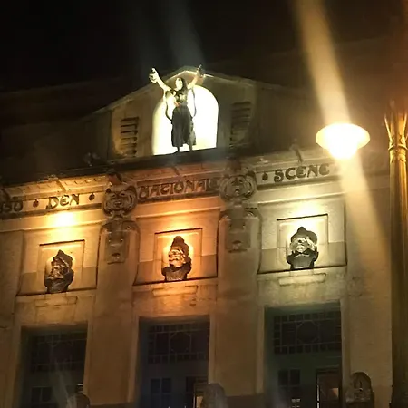 Central, Lovely With A Unique View