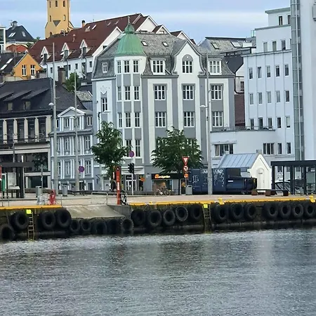 Central, Lovely With A Unique View Apartamento *