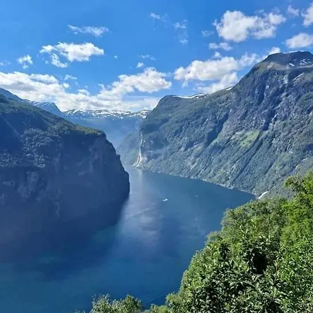 Appartement Central, Lovely With A Unique View *