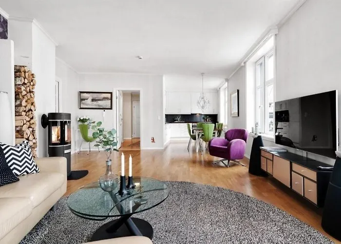 Central, Lovely With A Unique View