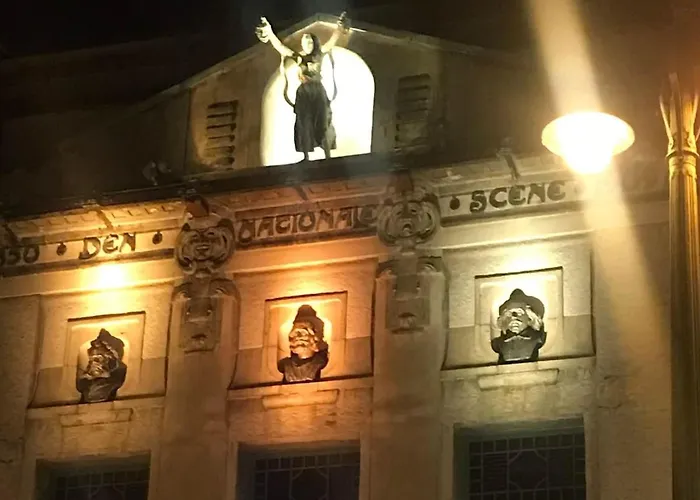 Central, Lovely With A Unique View