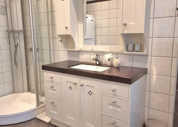 Central, Lovely With A Unique View *