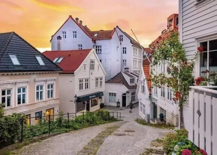 Central, Lovely With A Unique View Διαμέρισμα