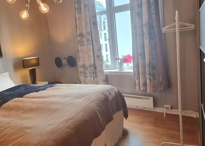 Central, Lovely With A Unique View Διαμέρισμα *