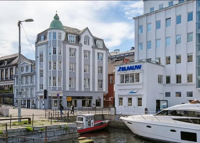 Leilighet Central, Lovely With A Unique View