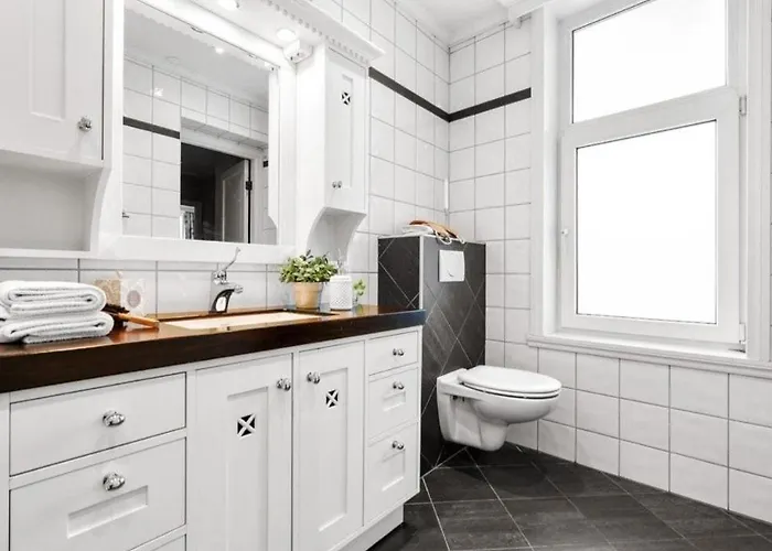 Central, Lovely With A Unique View