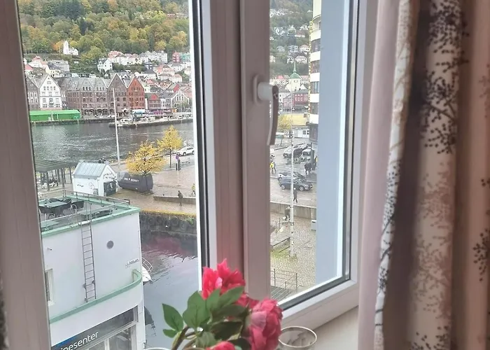 Central, Lovely With A Unique View