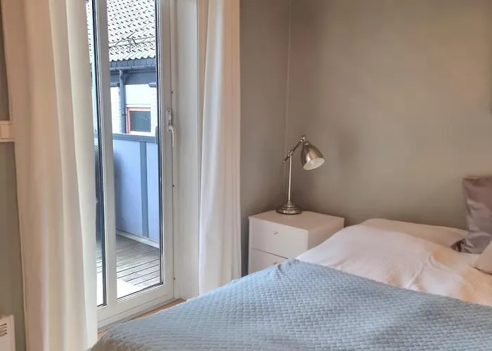 Central, Lovely With A Unique View 아파트 *