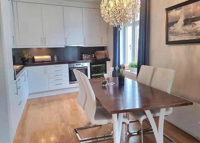 Central, Lovely With A Unique View Διαμέρισμα