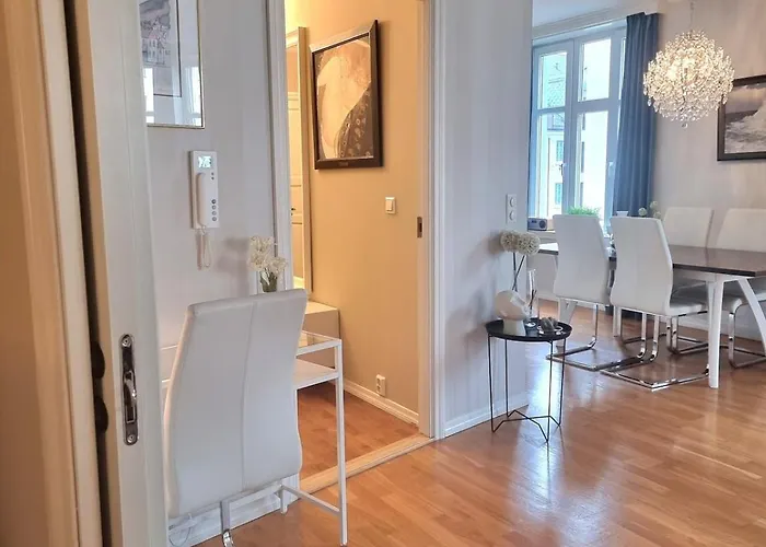 Central, Lovely With A Unique View * Μπέργκεν