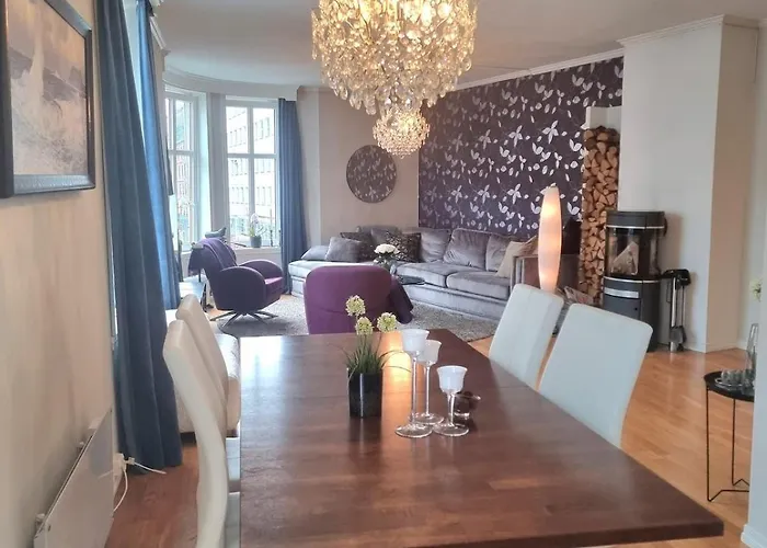 Central, Lovely With A Unique View * Μπέργκεν